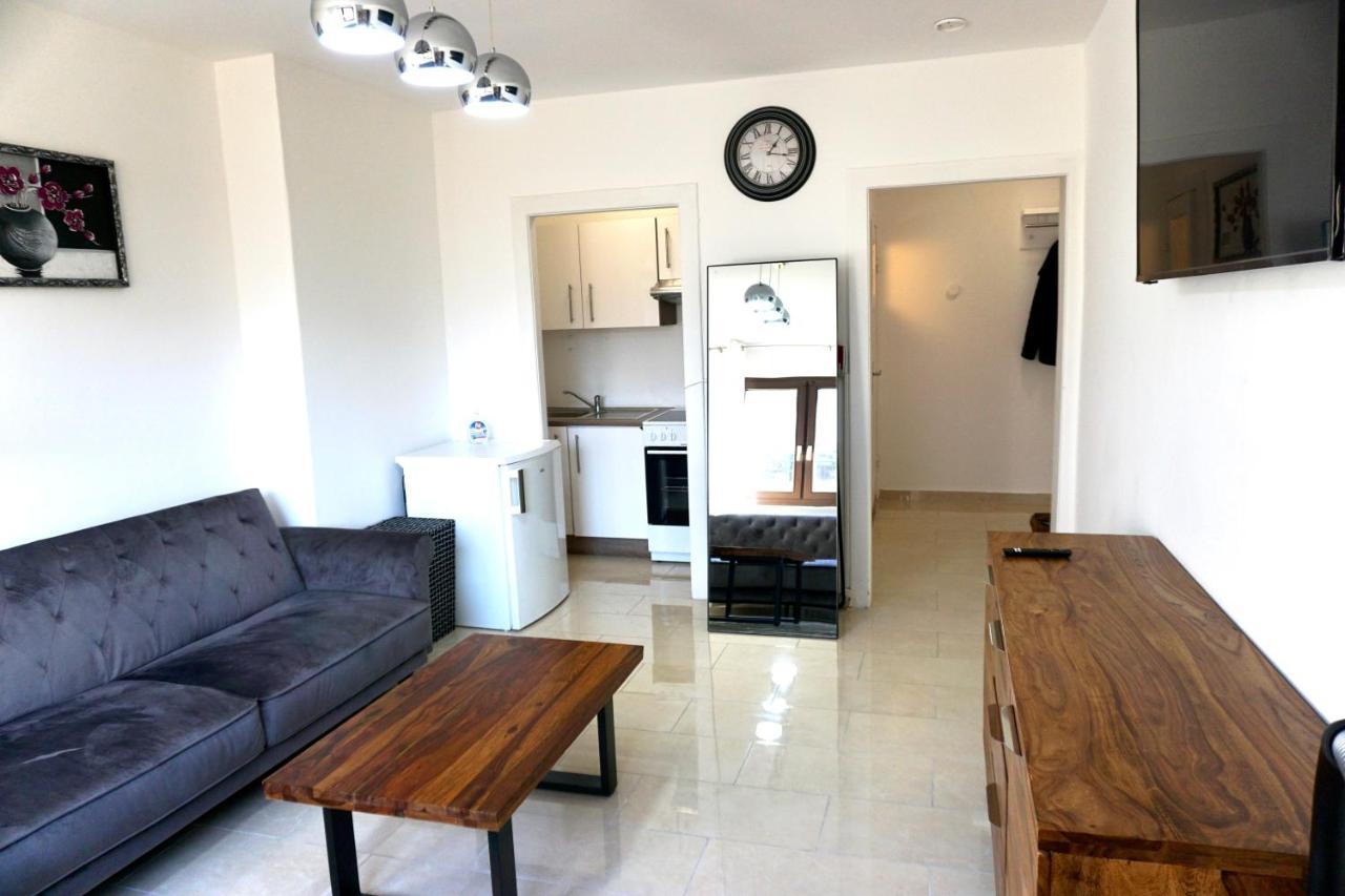 Alster Hamburg - Saniertes Und Mobliertes Apartment Mit Bad Und Kuche ภายนอก รูปภาพ