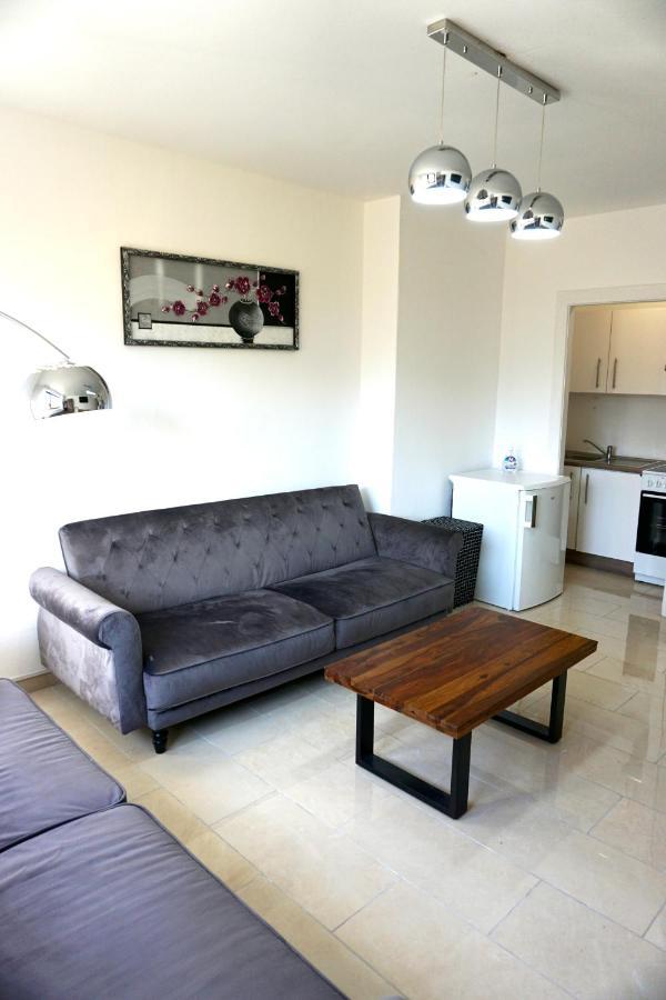 Alster Hamburg - Saniertes Und Mobliertes Apartment Mit Bad Und Kuche ภายนอก รูปภาพ